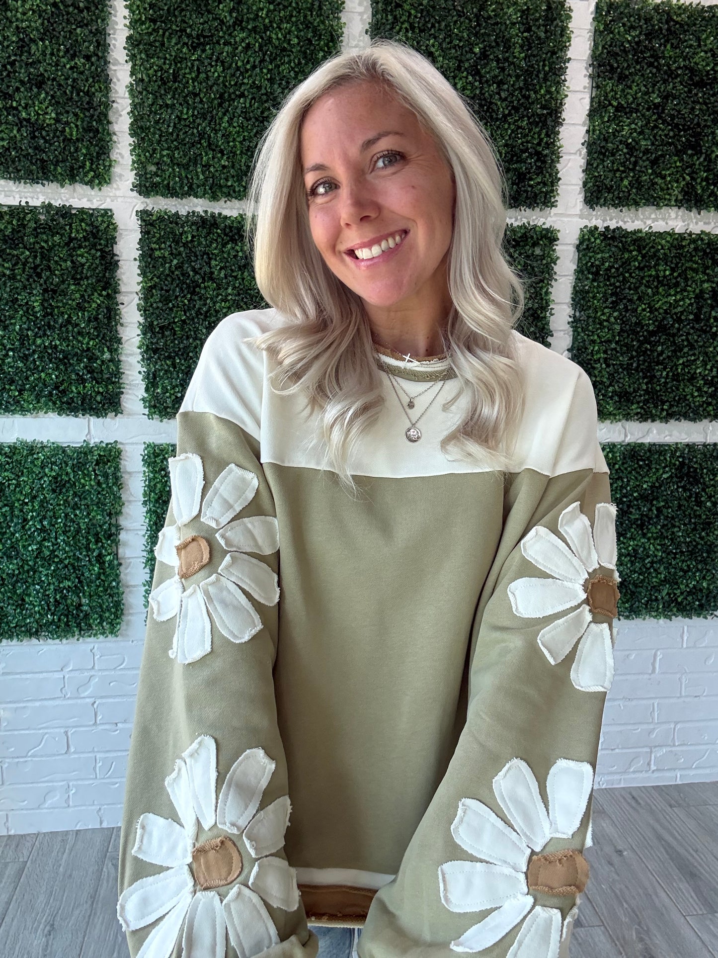 Pickin’ Daisies Pullover