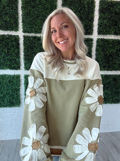 Pickin’ Daisies Pullover